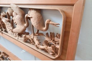 ビンテージ建具　井波彫刻　横山富介　松に鶴の繊細な彫刻が目を惹く欄間2枚セット(明かり取り、明り取り、ヴィンテージ)(R-080530)