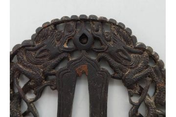 時代武具　鉄地　瓜形　透かし　龍の図　波に千鳥図　匠の美技が光る鍔2点セット(彫刻、刀装具)(R-080544)