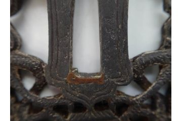 時代武具　鉄地　瓜形　透かし　龍の図　波に千鳥図　匠の美技が光る鍔2点セット(彫刻、刀装具)(R-080544)
