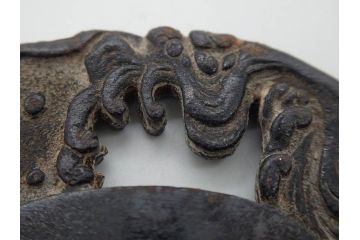 時代武具　鉄地　瓜形　透かし　龍の図　波に千鳥図　匠の美技が光る鍔2点セット(彫刻、刀装具)(R-080544)