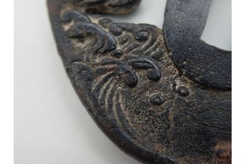 時代武具　鉄地　瓜形　透かし　龍の図　波に千鳥図　匠の美技が光る鍔2点セット(彫刻、刀装具)(R-080544)
