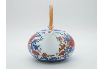 源右衛門　有田焼　古伊万里風　牡丹絵　緻密で華麗な色彩が見事な茶器セット(草花紋、金彩、土瓶、急須、湯呑み、湯飲み5客、湯のみ茶碗、蓋付、茶道具、煎茶、和食器、共箱付き、裏印)(R-080548)