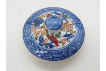 源右衛門　有田焼　古伊万里風　牡丹絵　緻密で華麗な色彩が見事な茶器セット(草花紋、金彩、土瓶、急須、湯呑み、湯飲み5客、湯のみ茶碗、蓋付、茶道具、煎茶、和食器、共箱付き、裏印)(R-080548)
