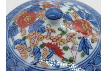 源右衛門　有田焼　古伊万里風　牡丹絵　緻密で華麗な色彩が見事な茶器セット(草花紋、金彩、土瓶、急須、湯呑み、湯飲み5客、湯のみ茶碗、蓋付、茶道具、煎茶、和食器、共箱付き、裏印)(R-080548)