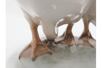 デンマーク　ROYAL COPENHAGEN(ロイヤルコペンハーゲン)　「ペアのガチョウ」　2068　仲睦まじい姿に心がほっこりするフィギュリン(鳥、置物、ディスプレイ、陶器、オブジェ、北欧)(R-080550)