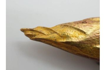 彫金家　信田洋　「竹の子」　Silver(シルバー)　春の息吹を感じさせる帯留(タケノコ、銀、台座、帯留め、着物道具、和装小物、アクセサリー共箱付き)(R-080551)