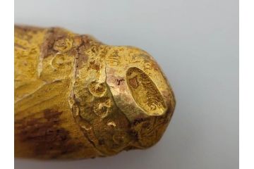 彫金家　信田洋　「竹の子」　Silver(シルバー)　春の息吹を感じさせる帯留(タケノコ、銀、台座、帯留め、着物道具、和装小物、アクセサリー共箱付き)(R-080551)