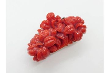 時代物　赤珊瑚　彫刻　色鮮やかな帯留(花、サンゴ、帯留め、着物道具、和装小物、アクセサリー、ブローチ)(R-080552)