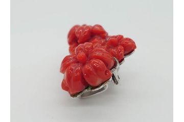 時代物　赤珊瑚　彫刻　色鮮やかな帯留(花、サンゴ、帯留め、着物道具、和装小物、アクセサリー、ブローチ)(R-080552)