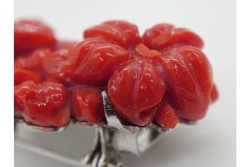時代物　赤珊瑚　彫刻　色鮮やかな帯留(花、サンゴ、帯留め、着物道具、和装小物、アクセサリー、ブローチ)(R-080552)