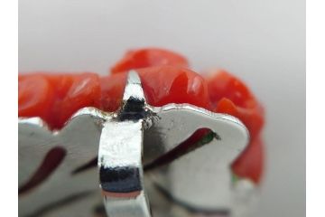 時代物　赤珊瑚　彫刻　色鮮やかな帯留(花、サンゴ、帯留め、着物道具、和装小物、アクセサリー、ブローチ)(R-080552)