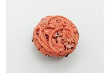 時代物　ピンク珊瑚　SPM刻印　彫刻　上品な雰囲気の帯留(花、サンゴ、帯留め、着物道具、和装小物、アクセサリー)(R-080553)