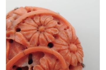 時代物　ピンク珊瑚　SPM刻印　彫刻　上品な雰囲気の帯留(花、サンゴ、帯留め、着物道具、和装小物、アクセサリー)(R-080553)