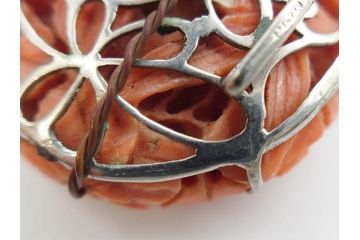 時代物　ピンク珊瑚　SPM刻印　彫刻　上品な雰囲気の帯留(花、サンゴ、帯留め、着物道具、和装小物、アクセサリー)(R-080553)