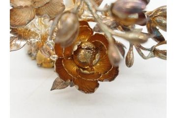 時代物　銀製簪　彫金　びらびら　珊瑚?　繊細な彫りに見惚れるかんざし一対(花、和装小物、髪飾り、アクセサリー、木箱付き)(R-080554)
