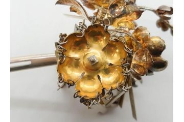 時代物　銀製簪　彫金　びらびら　珊瑚?　繊細な彫りに見惚れるかんざし一対(花、和装小物、髪飾り、アクセサリー、木箱付き)(R-080554)