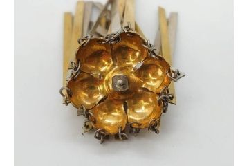 時代物　銀製簪　彫金　びらびら　珊瑚?　繊細な彫りに見惚れるかんざし一対(花、和装小物、髪飾り、アクセサリー、木箱付き)(R-080554)