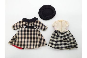 Tiny Betsy McCall(タイニー・ベッツィー・マッコール)　パッチリとした瞳が愛らしい人形と服や小物セット(ファッションドール、着せ替え人形、女の子、目つむり人形、アメリカ、ブリンキング・アイ、外箱付き)(R-080556)