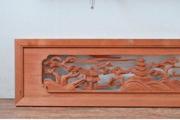 ビンテージ建具　松の木と風情ある風景の彫刻が美しい彫刻欄間2枚セット(明り取り、明かり取り、ヴィンテージ)(R-080563)