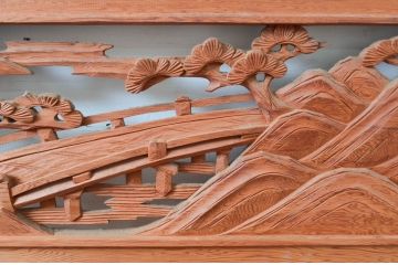 ビンテージ建具　松の木と風情ある風景の彫刻が美しい彫刻欄間2枚セット(明り取り、明かり取り、ヴィンテージ)(R-080563)