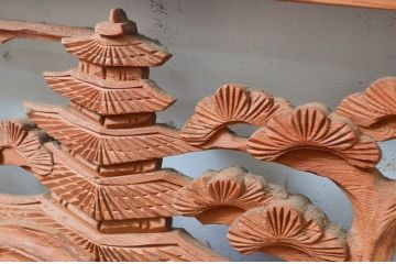 ビンテージ建具　松の木と風情ある風景の彫刻が美しい彫刻欄間2枚セット(明り取り、明かり取り、ヴィンテージ)(R-080563)