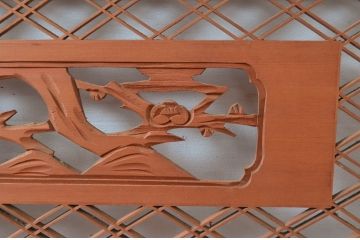 アンティーク建具　彫刻入り　松竹梅が彫り込まれた縁起の良いデザインが魅力的な組子欄間2枚セット(明り取り、明かり取り)(R-080564)
