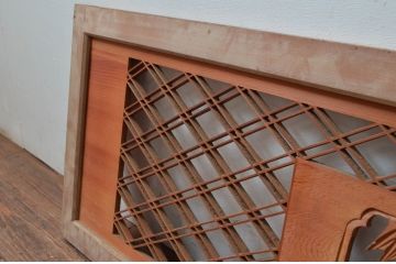 アンティーク建具　彫刻入り　松竹梅が彫り込まれた縁起の良いデザインが魅力的な組子欄間2枚セット(明り取り、明かり取り)(R-080564)