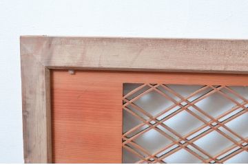 アンティーク建具　彫刻入り　松竹梅が彫り込まれた縁起の良いデザインが魅力的な組子欄間2枚セット(明り取り、明かり取り)(R-080564)