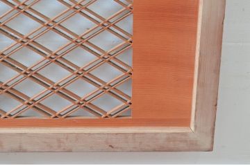 アンティーク建具　彫刻入り　松竹梅が彫り込まれた縁起の良いデザインが魅力的な組子欄間2枚セット(明り取り、明かり取り)(R-080564)