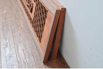 アンティーク建具　彫刻入り　松竹梅が彫り込まれた縁起の良いデザインが魅力的な組子欄間2枚セット(明り取り、明かり取り)(R-080564)