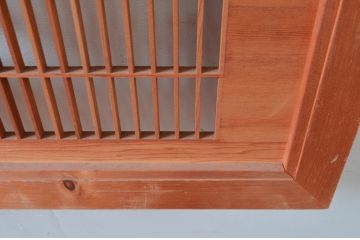 アンティーク建具　彫刻入り　松竹梅が彫り込まれた縁起の良いデザインが魅力的な組子欄間2枚セット(明り取り、明かり取り)(R-080565)