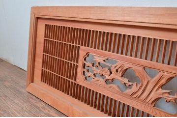 アンティーク建具　彫刻入り　松竹梅が彫り込まれた縁起の良いデザインが魅力的な組子欄間2枚セット(明り取り、明かり取り)(R-080565)
