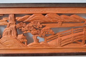 ビンテージ建具　屋久杉　松の木と風景の彫刻が風情を感じる彫刻欄間2枚セット(明かり取り、明り取り、ヴィンテージ)(R-080567)