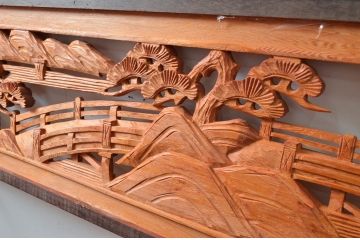 ビンテージ建具　屋久杉　松の木と風景の彫刻が風情を感じる彫刻欄間2枚セット(明かり取り、明り取り、ヴィンテージ)(R-080567)