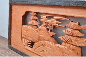 ビンテージ建具　屋久杉　松の木と風景の彫刻が風情を感じる彫刻欄間2枚セット(明かり取り、明り取り、ヴィンテージ)(R-080567)