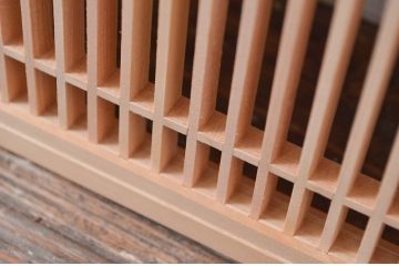 中古　新品未使用　繊細な格子が目を惹く筬欄間2枚セット(明かり取り、明り取り、オサランマ、おさらんま、格子欄間)(R-080569)