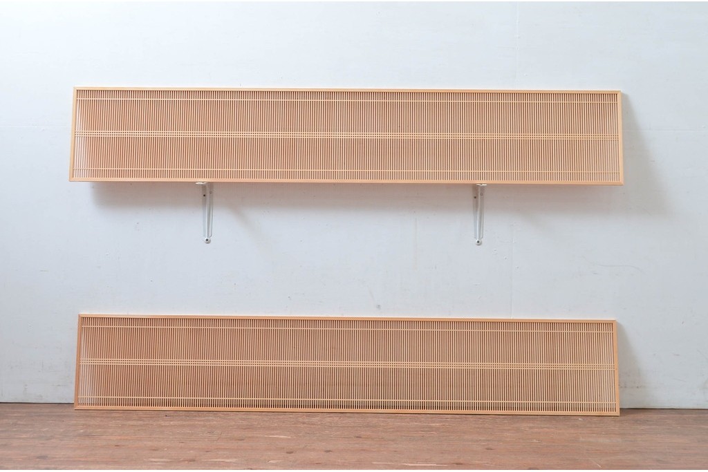 新古　未使用建具　枠(框)なし　細かな縦格子が美しい筬欄間2枚セット　(R-080570)