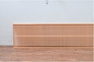 新古　未使用建具　枠(框)なし　細かな縦格子が美しい筬欄間2枚セット　(R-080570)