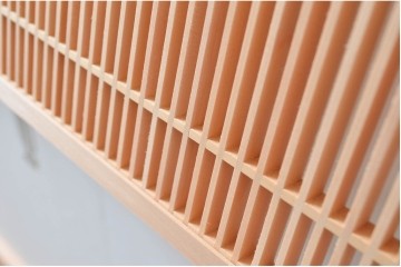 新古　未使用建具　枠(框)なし　細かな縦格子が美しい筬欄間2枚セット　(R-080570)