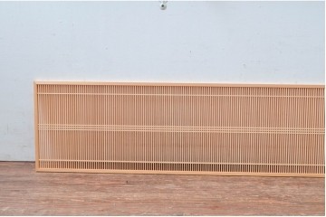 新古　未使用建具　枠(框)なし　細かな縦格子が美しい筬欄間2枚セット　(R-080570)