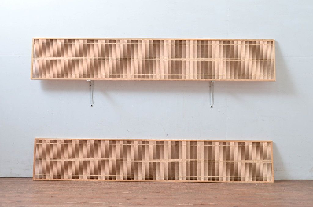 新古　未使用建具　枠(框)なし　細かな縦格子が美しい筬欄間2枚セット　(R-080571)