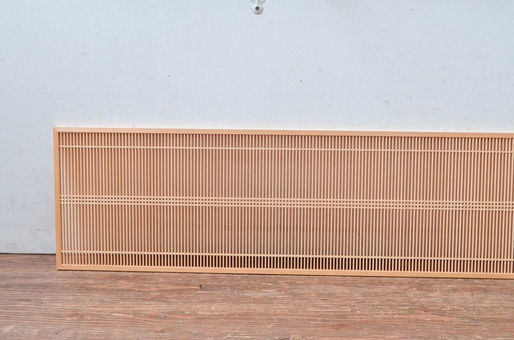新古　未使用建具　枠(框)なし　細かな縦格子が美しい筬欄間2枚セット　(R-080571)