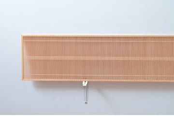 新古　未使用建具　枠(框)なし　細かな縦格子が美しい筬欄間2枚セット　(R-080572)