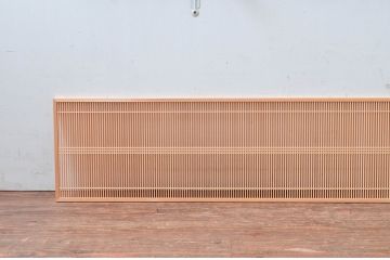 新古　未使用建具　枠(框)なし　細かな縦格子が美しい筬欄間2枚セット　(R-080572)