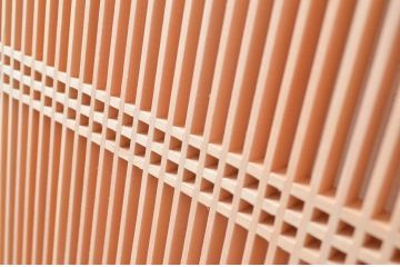 新古　未使用建具　枠(框)なし　細かな縦格子が美しい筬欄間2枚セット　(R-080572)