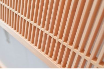 新古　未使用建具　枠(框)なし　細かな縦格子が美しい筬欄間2枚セット　(R-080573)