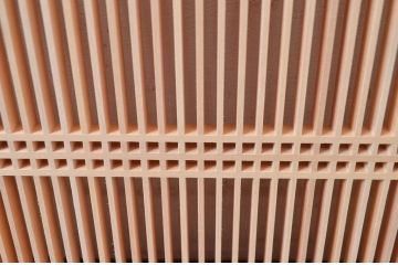 新古　未使用建具　枠(框)なし　細かな縦格子が美しい筬欄間2枚セット　(R-080573)