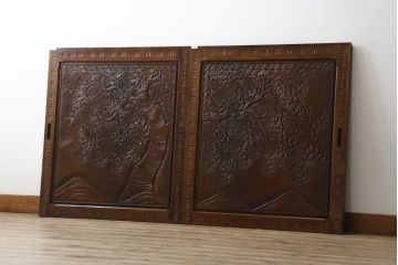 中古　美品　軽井沢彫り　民芸家具　上品な和の雰囲気を高める引き戸2枚セット(建具、窓)(R-080580)