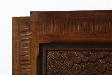 中古　美品　軽井沢彫り　民芸家具　上品な和の雰囲気を高める引き戸2枚セット(建具、窓)(R-080580)
