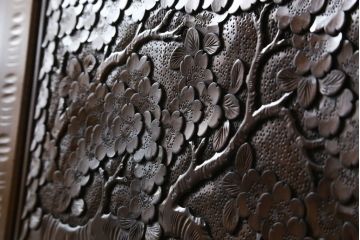 中古　美品　軽井沢彫り　民芸家具　上品な和の雰囲気を高める引き戸2枚セット(建具、窓)(R-080580)